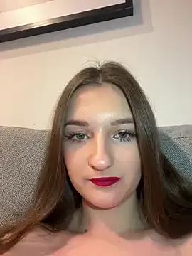 AdelinaEmber on StripChat