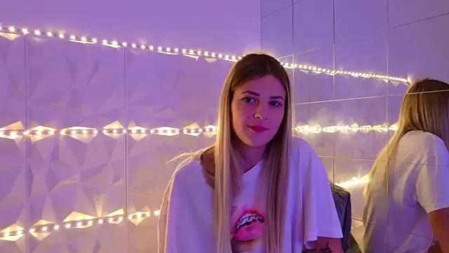 Aishha_ on StripChat