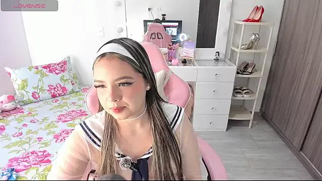Alana_Banana_ on StripChat 