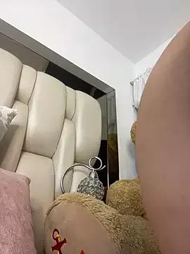 ALISSON_FOXXX1 on StripChat