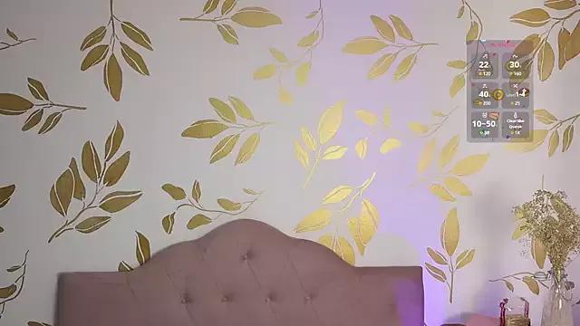 alix_bay on StripChat