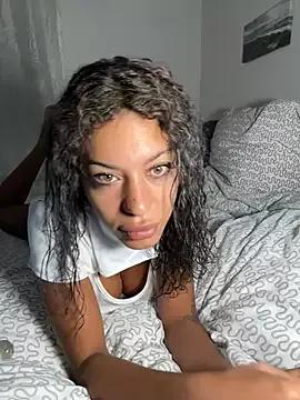 AlyssaHottv_ on StripChat