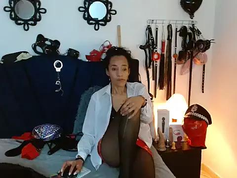 AmelieMartinez on StripChat