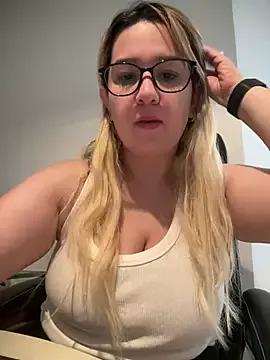 amooraaamoon on StripChat 