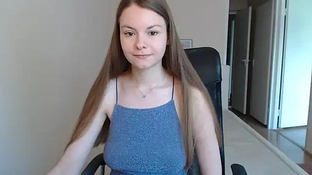 AnnaSweet18 on StripChat