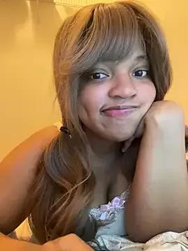 AwkwardJasminee on StripChat