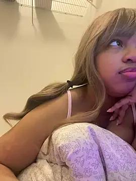 AwkwardJasminee on StripChat