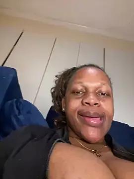 Boneca25 on StripChat