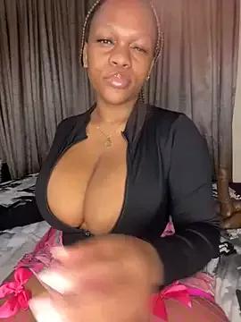 Boneca25 on StripChat