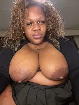 Boneca25 on StripChat