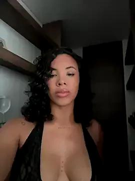 Brunettexio on StripChat