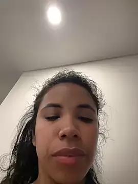 Brunettexio on StripChat