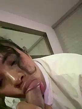 Brunettexio on StripChat