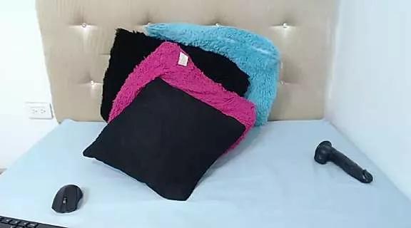 Catwhite_ on StripChat