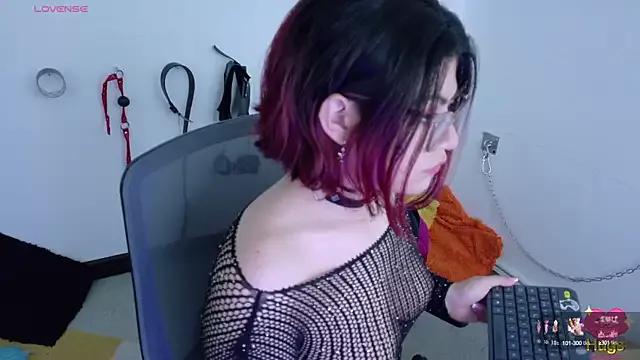 Catwhite_ on StripChat