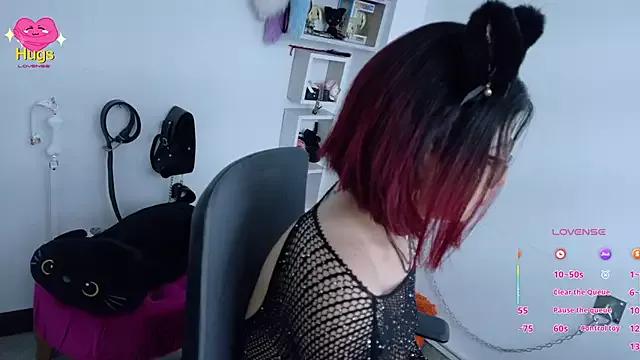 Catwhite_ on StripChat