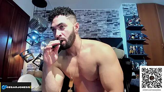 cesar_jonnes on StripChat