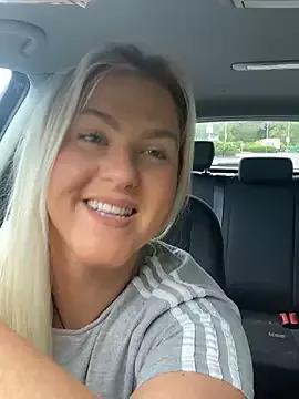 Charleigh_xx on StripChat