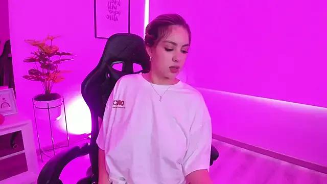 Cloee_Rainbow1 on StripChat