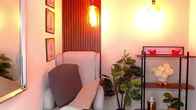 Coral_Lise on StripChat