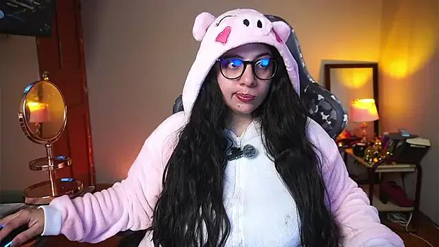 coraline_latin on StripChat