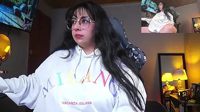 coraline_latin on StripChat