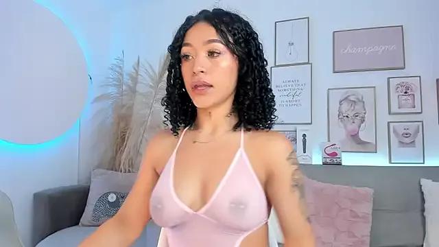 Crystal_Dluna on StripChat