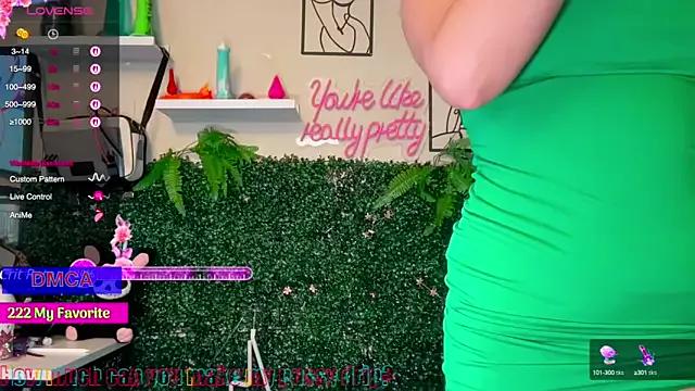 CumSlutSexyWhore on StripChat