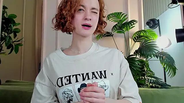 Curly_Moon on StripChat