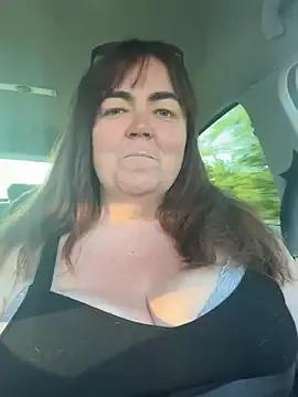 curvy-milf-abbie on StripChat