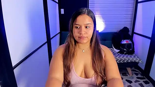 ElaBourn_ on StripChat