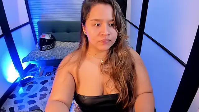 ElaBourn_ on StripChat