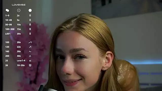 EmilaMills on StripChat