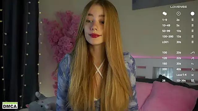 EmilaMills on StripChat