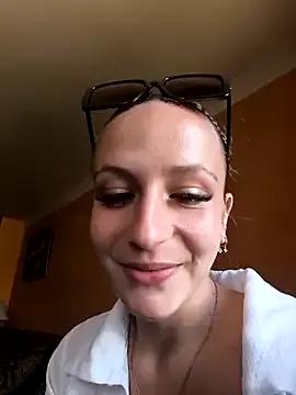 emma4xxx on StripChat