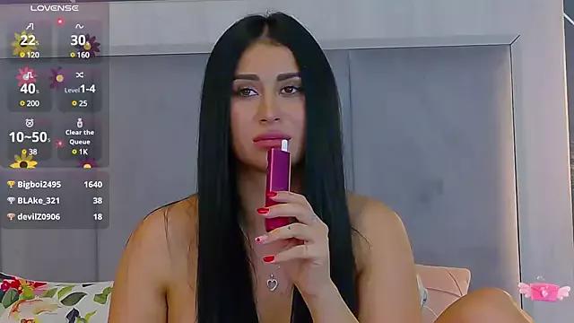 EmyLaveau on StripChat