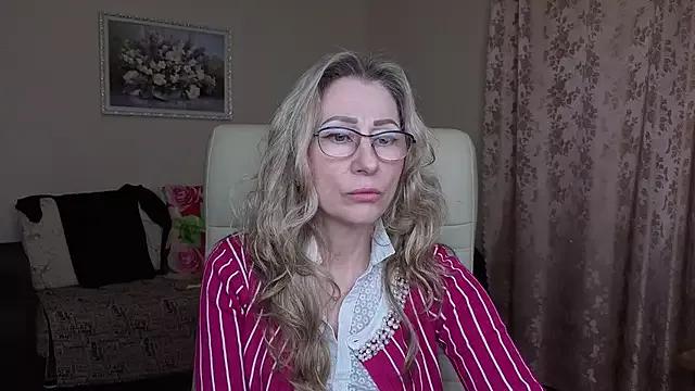 Habibi_Honeyy on StripChat