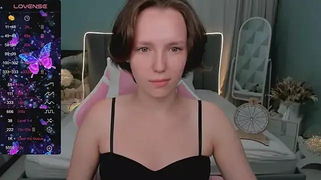 Helen__Hello on StripChat