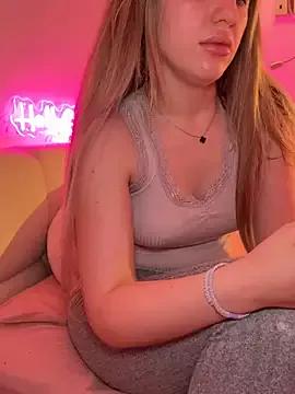 Holly-Glamour on StripChat 