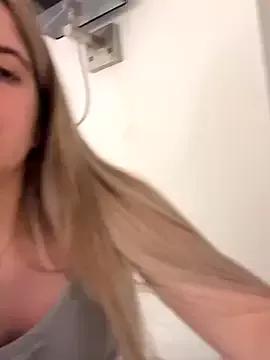 Holly-Glamour on StripChat 