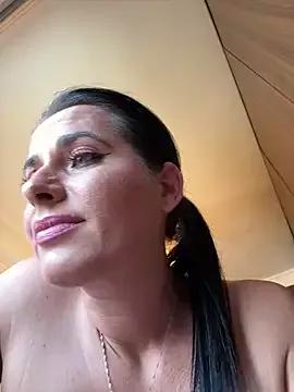 Hotmomcheckk_ on StripChat