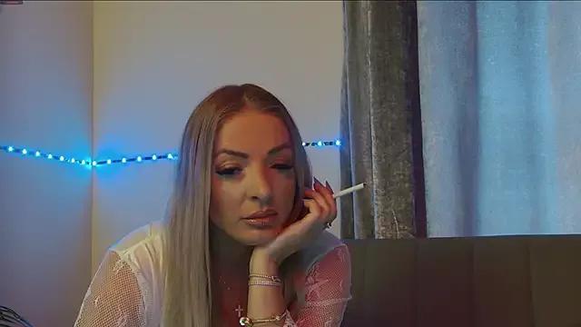 Izabellle02 on StripChat