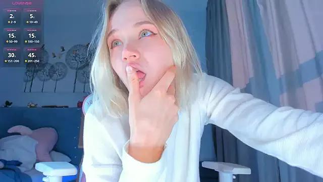 JennyWoody on StripChat 