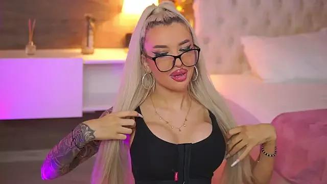 Juicy_Jessye on StripChat