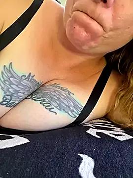 julimonroe on StripChat