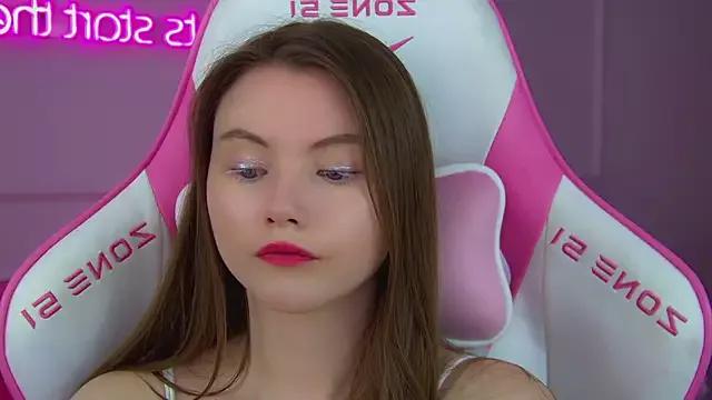 KeiraAsti on StripChat