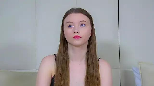 KeiraAsti on StripChat