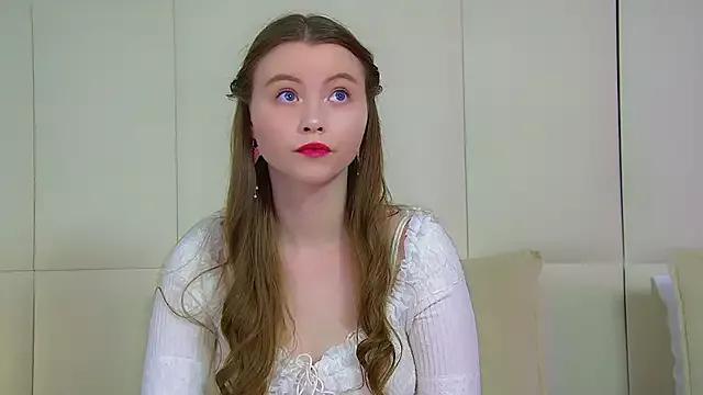 KeiraAsti on StripChat