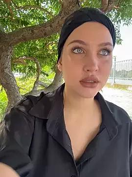 KikiWatson on StripChat 