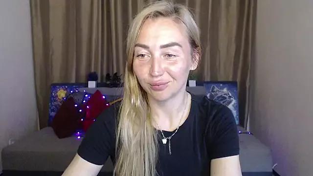 Kiss_julli88I on StripChat